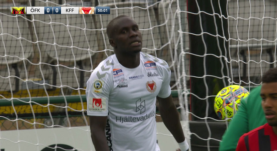 Östersunds FK: TV: JUST NU: Diouf nära för Kalmar - prickar ribban från nära håll