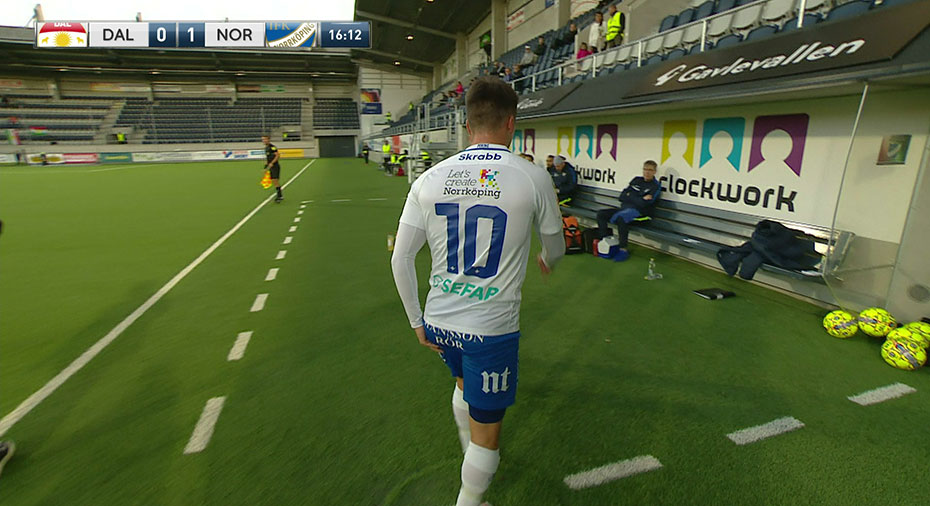 IFK Norrköping: Här tvingas Skrabb bryta matchen - tar sig för låret
