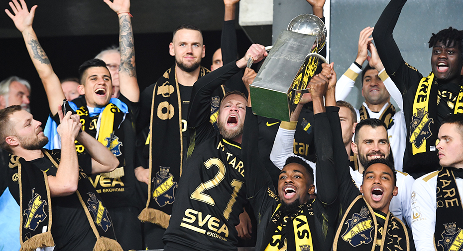 AIK Fotboll: AIK:s guldfirande fortsätter - hyllas av fansen på tisdag