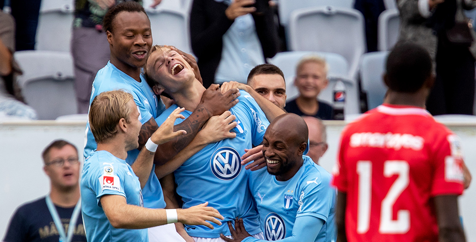 Malmö FF: JUST NU: Talangen slår till på volley - ger MFF ledningen i startdebuten