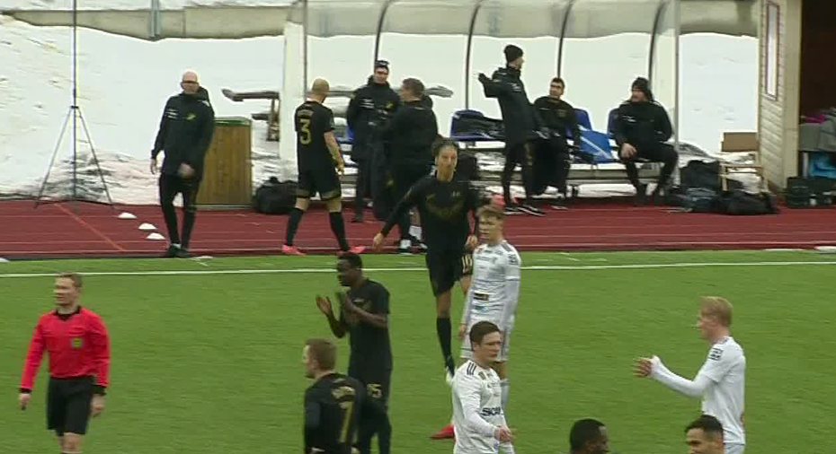 AIK Fotboll: TV: Per Karlsson tvingas bryta matchen mot Oskarshamn